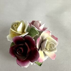 Decorative Home Accent Porcelain Royal Doulton Birks  Bouquet of Roses